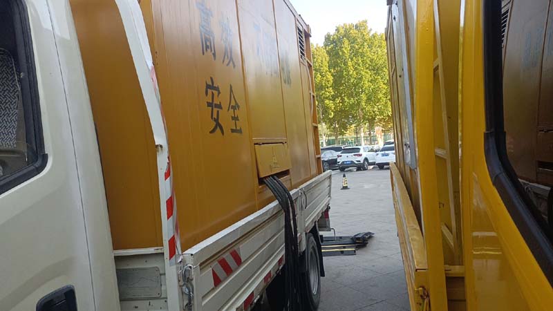 鱼峰如何判断柴油发电机组和UPS电源的切换时间是否符合要求？